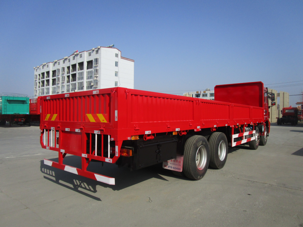 6.8米欄板貨車