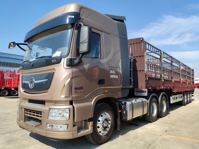 流沙棕倉欄半掛車