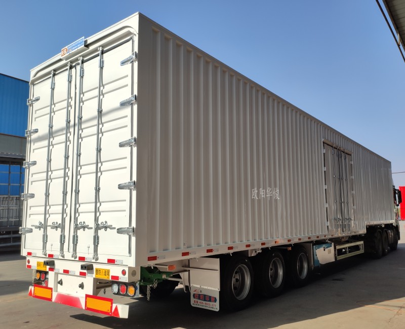 13.95米三軸骨架飛翼半掛車